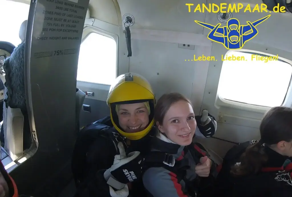 München Tandemsprung Fallschirmspringen Umgebung Geschenk Ticket Gutschein Termin Fallschirmsprung