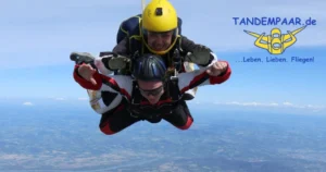 fallschirmsprung fallschirmspringen tandemsprung geschenk gutschein bayern österreich